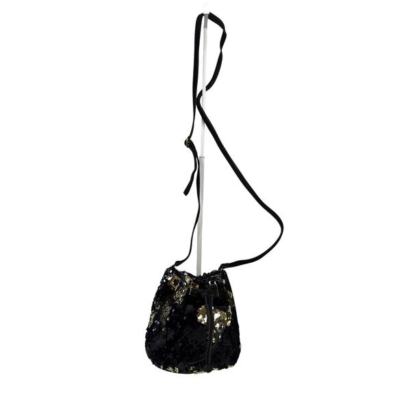 Retro style Sequin bucket bag in black and gold with pull closing inside lined - Picture 6 of 16
